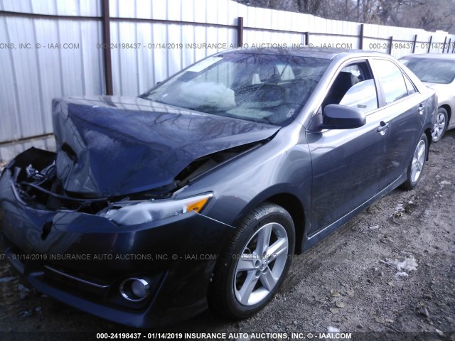 4T1BF1FK6CU192216 - 2012 TOYOTA CAMRY SE/LE/XLE GRAY photo 2