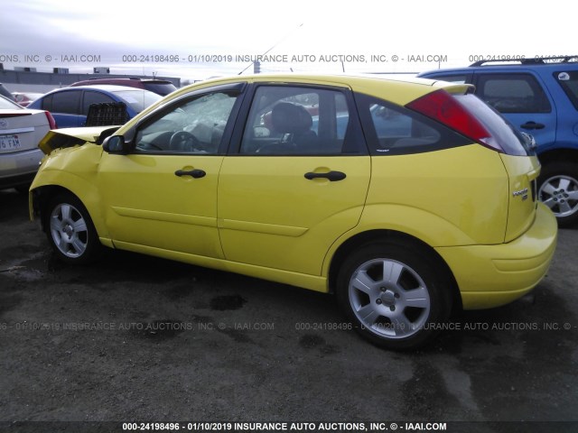 3FAFP37NX5R107479 - 2005 FORD FOCUS ZX5 YELLOW photo 3