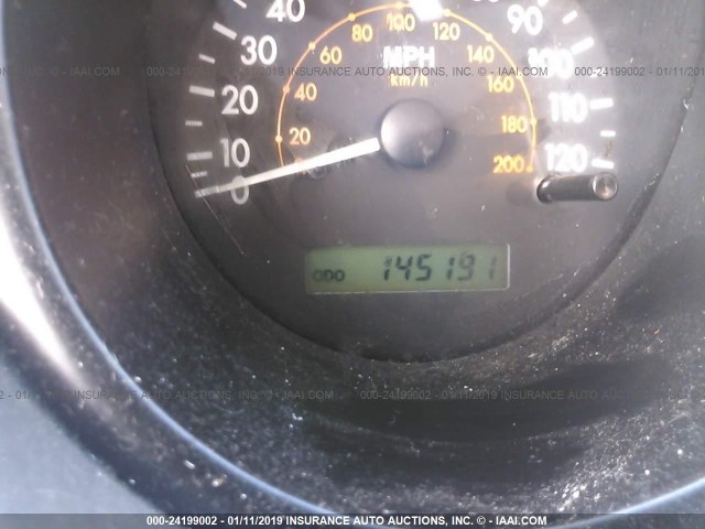 KL1TJ62684B240929 - 2004 CHEVROLET AVEO LS SILVER photo 7