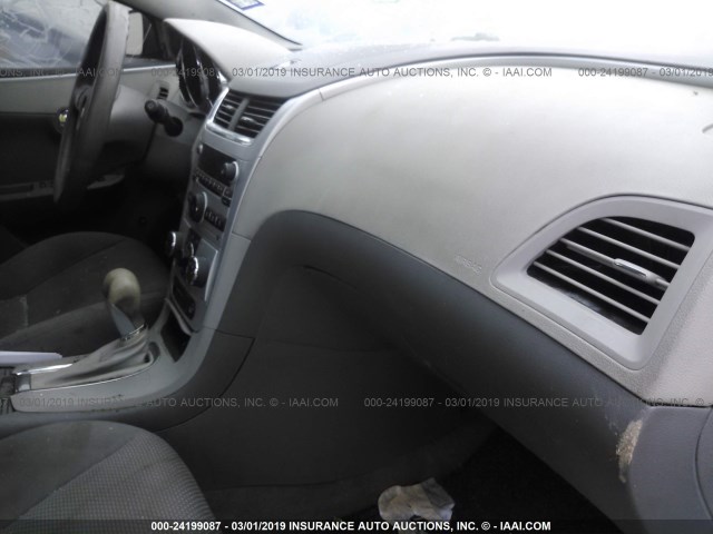 1G1ZG57BX9F259976 - 2009 CHEVROLET MALIBU LS GRAY photo 5