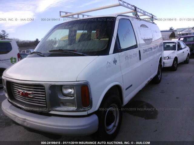 1GTGG25RX21903041 - 2002 GMC SAVANA G2500 WHITE photo 2