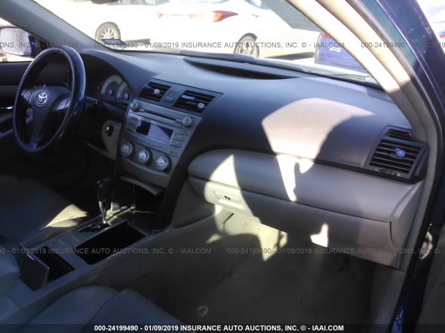 4T1BF3EK4BU705779 - 2011 TOYOTA CAMRY SE/LE/XLE 蓝色 照片 5