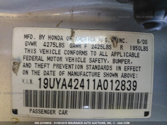 19UYA42411A012839 - 2001 ACURA 3.2CL SILVER photo 9