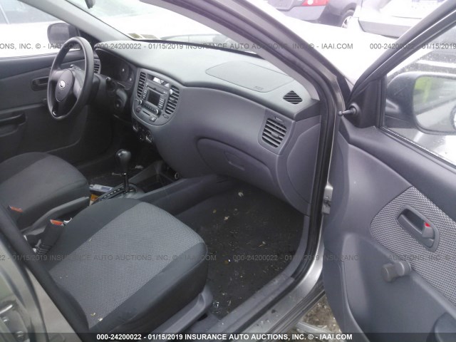 KNADH4A38A6637773 - 2010 KIA RIO LX/SX GRAY photo 5