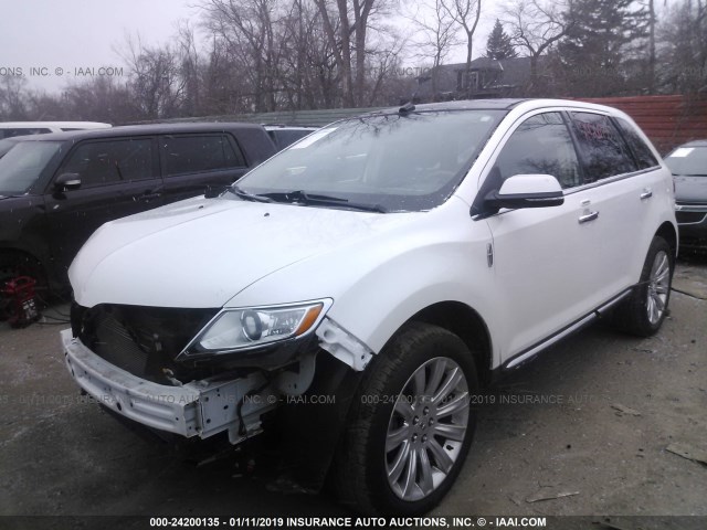 2LMDJ8JK0DBL40685 - 2013 LINCOLN MKX WHITE photo 2