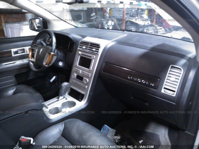 2LMDU88C37BJ33878 - 2007 LINCOLN MKX CREAM photo 5