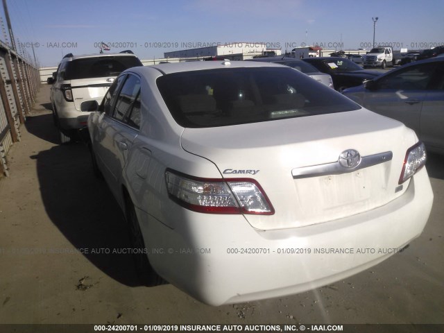 4T1BB3EK4BU141272 - 2011 TOYOTA CAMRY HYBRID WHITE photo 3