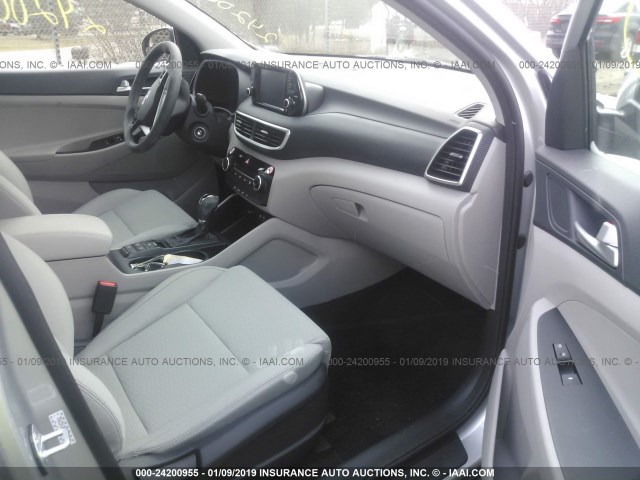 KM8J2CA4XKU842840 - 2019 HYUNDAI TUCSON SE SILVER photo 5