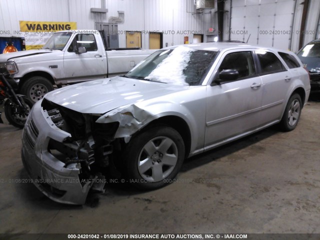 2D4FV37V08H225933 - 2008 DODGE MAGNUM SXT SILVER photo 2