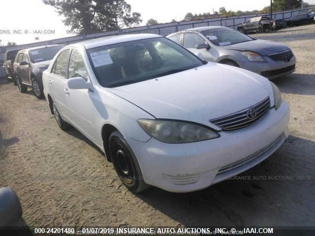 4T1BE32K15U022918 - 2005 TOYOTA CAMRY LE/XLE/SE WHITE photo 1