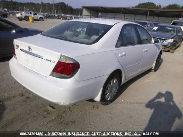 4T1BE32K15U022918 - 2005 TOYOTA CAMRY LE/XLE/SE WHITE photo 4