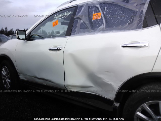 KNMAT2MT3JP555268 - 2018 NISSAN ROGUE S/SV WHITE photo 6