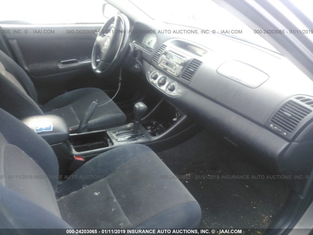 JTDBF32K620085811 - 2002 TOYOTA CAMRY LE/XLE/SE GRAY photo 5