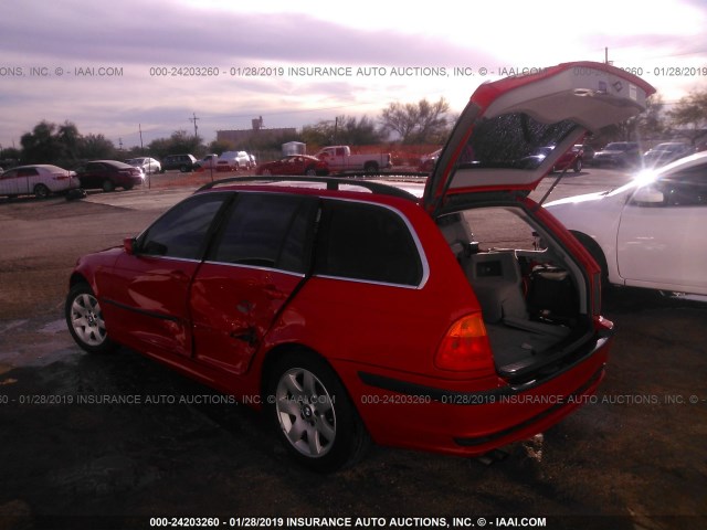 WBAEN33403PC11931 - 2003 BMW 325 IT RED photo 3