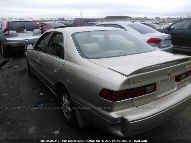 JT2BG22K3W0124084 - 1998 TOYOTA CAMRY CE/LE/XLE GOLD photo 3