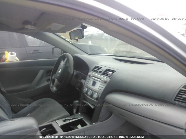 JTNBE46KX73038270 - 2007 TOYOTA CAMRY NEW GENERAT CE/LE/XLE/SE SILVER photo 5