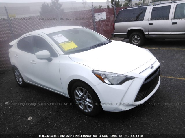 3MYDLBZV7GY124500 - 2016 TOYOTA SCION IA WHITE photo 1