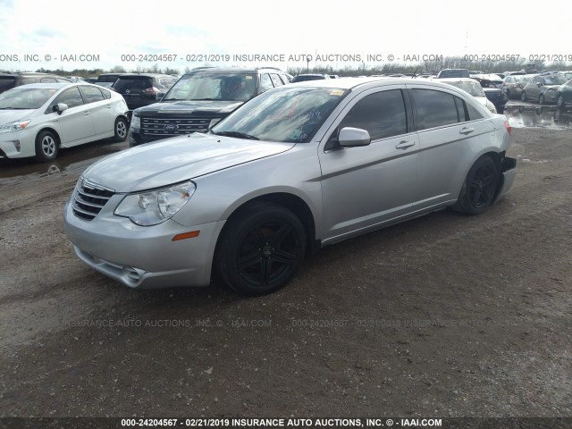 1C3CC5FB8AN152577 - 2010 CHRYSLER SEBRING LIMITED SILVER photo 2