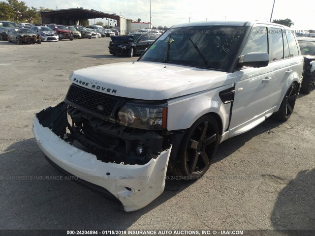 SALSP2E41DA783530 - 2013 LAND ROVER RANGE ROVER SPORT AUTOBIOGRAPHY WHITE photo 2