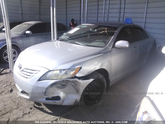 JTNBE46K273069674 - 2007 TOYOTA CAMRY NEW GENERAT CE/LE/XLE/SE SILVER photo 2