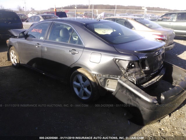 4T1BK3EK7BU628000 - 2011 TOYOTA CAMRY SE/LE/XLE 灰色 照片 3
