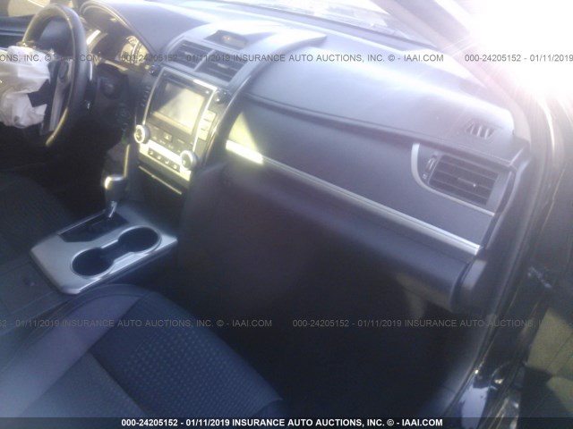 4T1BF1FK2EU377964 - 2014 TOYOTA CAMRY L/SE/LE/XLE 黑色 照片 5
