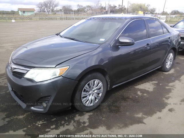 4T4BF1FK9ER383279 - 2014 TOYOTA CAMRY L/SE/LE/XLE 灰色 照片 2