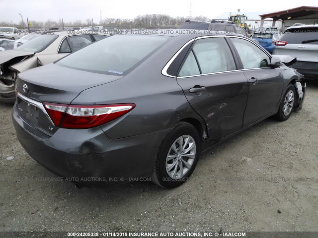 4T4BF1FKXGR541308 - 2016 TOYOTA CAMRY LE/XLE/SE/XSE GRAY photo 4
