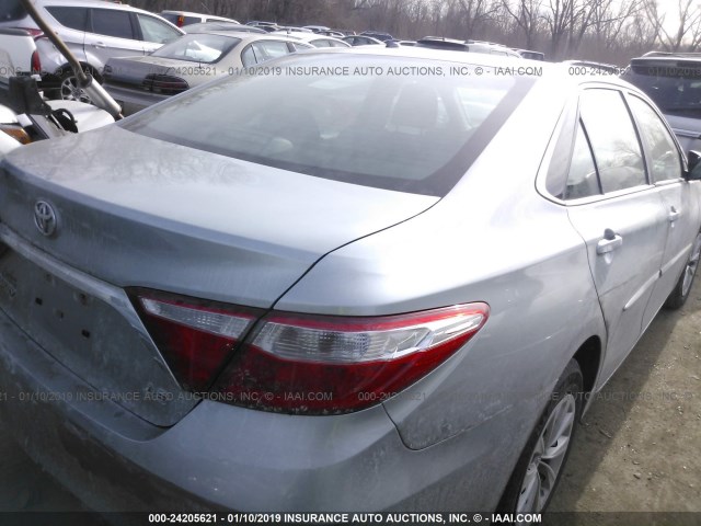 4T4BF1FK9FR510310 - 2015 TOYOTA CAMRY LE/XLE/SE/XSE SILVER photo 4