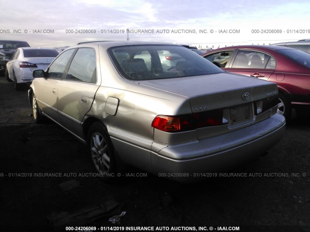 4T1BF28K5YU955093 - 2000 TOYOTA CAMRY LE/XLE GOLD photo 3
