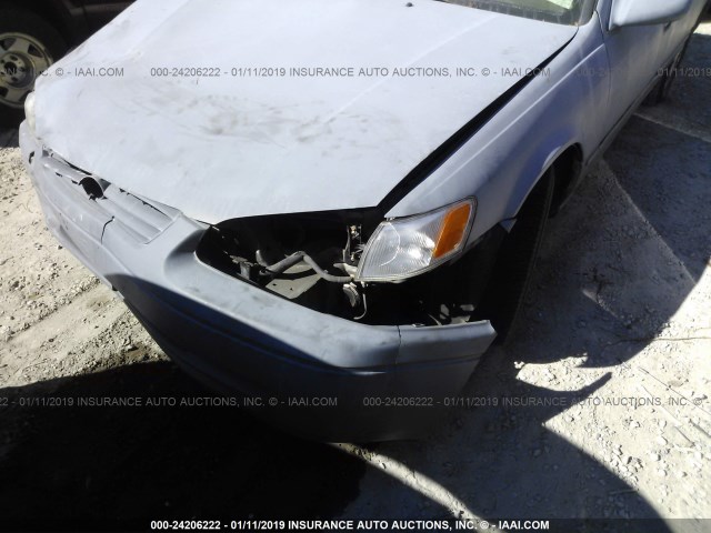 JT2BG28K4W0244855 - 1998 TOYOTA CAMRY LE/XLE GRAY photo 6