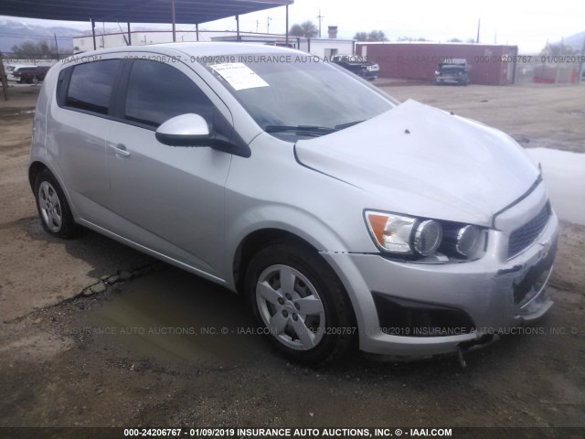 1G1JB6SH2E4193331 - 2014 CHEVROLET SONIC LS 银色 照片 1
