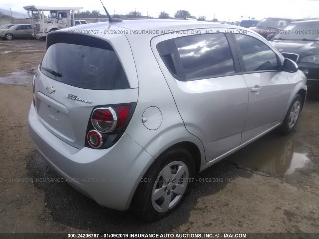 1G1JB6SH2E4193331 - 2014 CHEVROLET SONIC LS 银色 照片 4