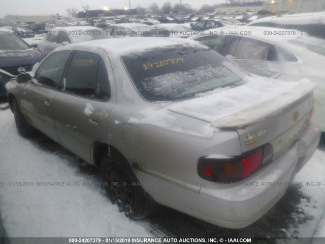 4T1BG12K3TU677500 - 1996 TOYOTA CAMRY DX/LE/XLE GOLD photo 3