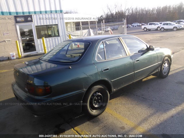 4T1BF12K4TU867938 - 1996 TOYOTA CAMRY LE/XLE/SE GREEN photo 4