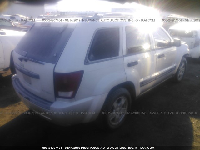 1J4GS48K05C695604 - 2005 JEEP GRAND CHEROKEE LAREDO/COLUMBIA/FREEDOM 银色 照片 4