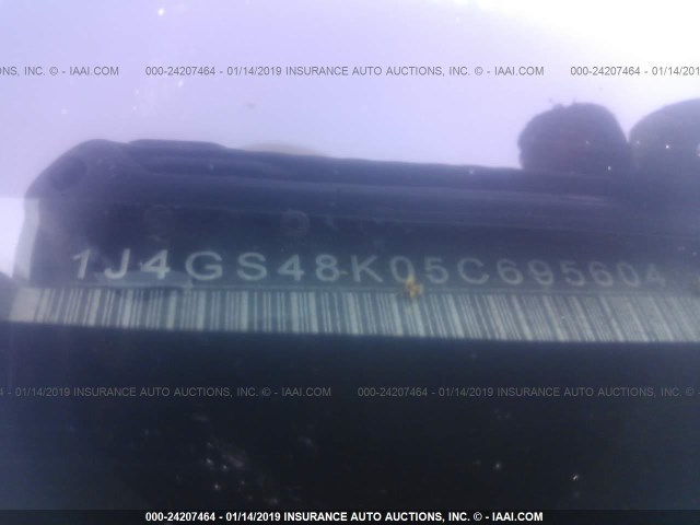 1J4GS48K05C695604 - 2005 JEEP GRAND CHEROKEE LAREDO/COLUMBIA/FREEDOM 银色 照片 9