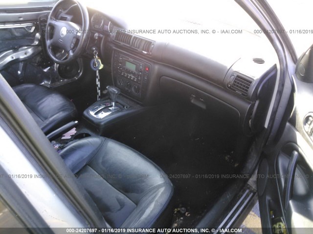 WVWPD63B32P442560 - 2002 VOLKSWAGEN PASSAT GLS GRAY photo 5