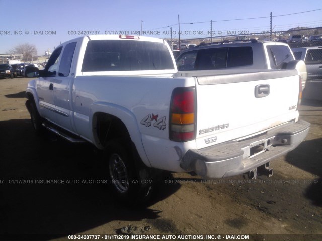 1GTHK29U05E326597 - 2005 GMC SIERRA K2500 HEAVY DUTY WHITE photo 3