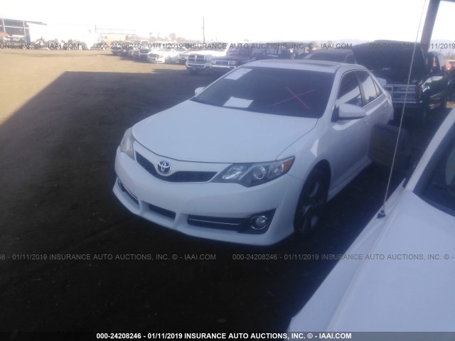 4T1BF1FK4EU735694 - 2014 TOYOTA CAMRY L/SE/LE/XLE WHITE photo 2