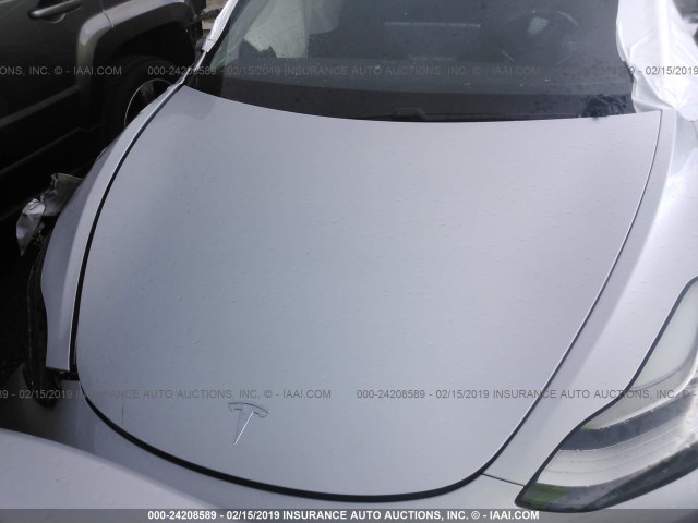 5YJ3E1EA9JF011006 - 2018 TESLA MODEL 3 SILVER photo 10