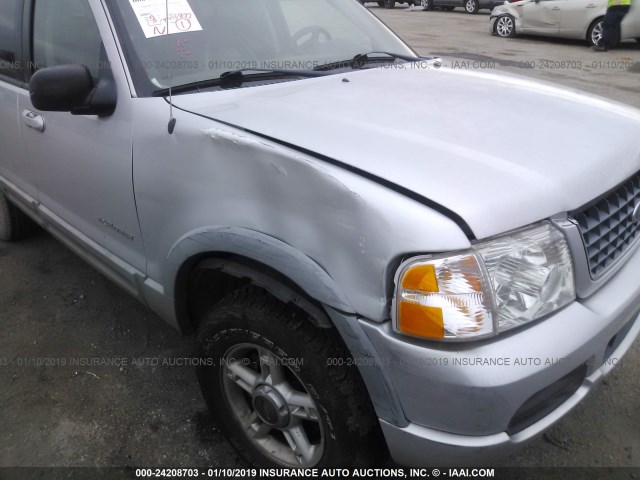 1FMZU73E02UA52408 - 2002 FORD EXPLORER XLT SILVER photo 6