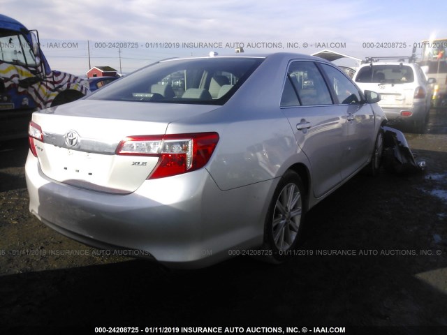 4T4BF1FK8ER387145 - 2014 TOYOTA CAMRY L/SE/LE/XLE 银色 照片 4
