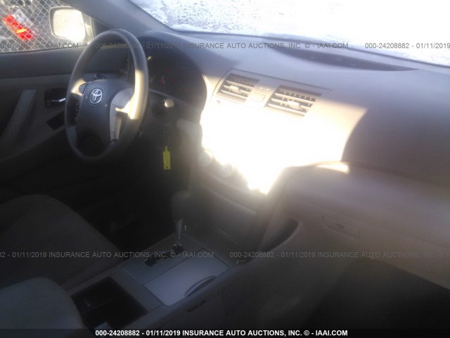 4T4BE46K99R063695 - 2009 TOYOTA CAMRY SE/LE/XLE 银色 照片 5