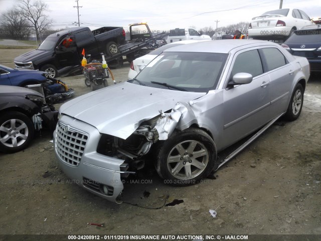 2C3KA53G26H525288 - 2006 CHRYSLER 300 TOURING SILVER photo 2