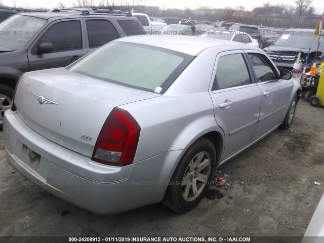 2C3KA53G26H525288 - 2006 CHRYSLER 300 TOURING SILVER photo 4