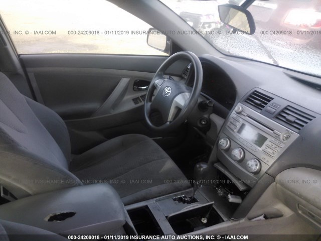 4T4BF3EK0BR099600 - 2011 TOYOTA CAMRY SE/LE/XLE 黑色 照片 5