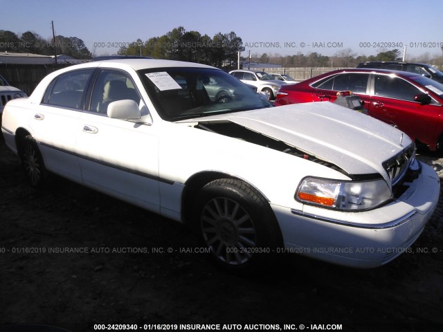 1LNHM81W84Y660458 - 2004 LINCOLN TOWN CAR EXECUTIVE/SIGNATURE WHITE photo 1