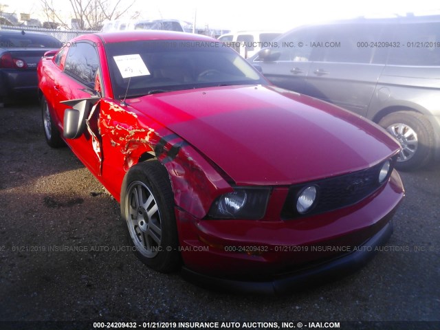 1ZVFT82H355116545 - 2005 FORD MUSTANG GT RED photo 1