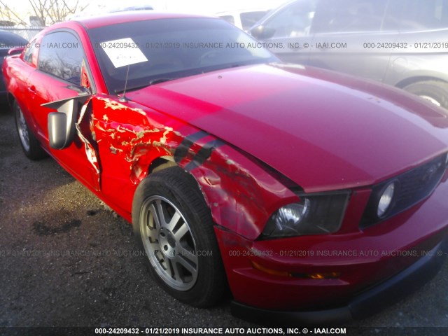 1ZVFT82H355116545 - 2005 FORD MUSTANG GT RED photo 6